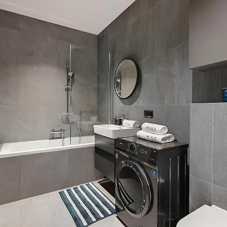 Scala 60c Center By Lion Apartment